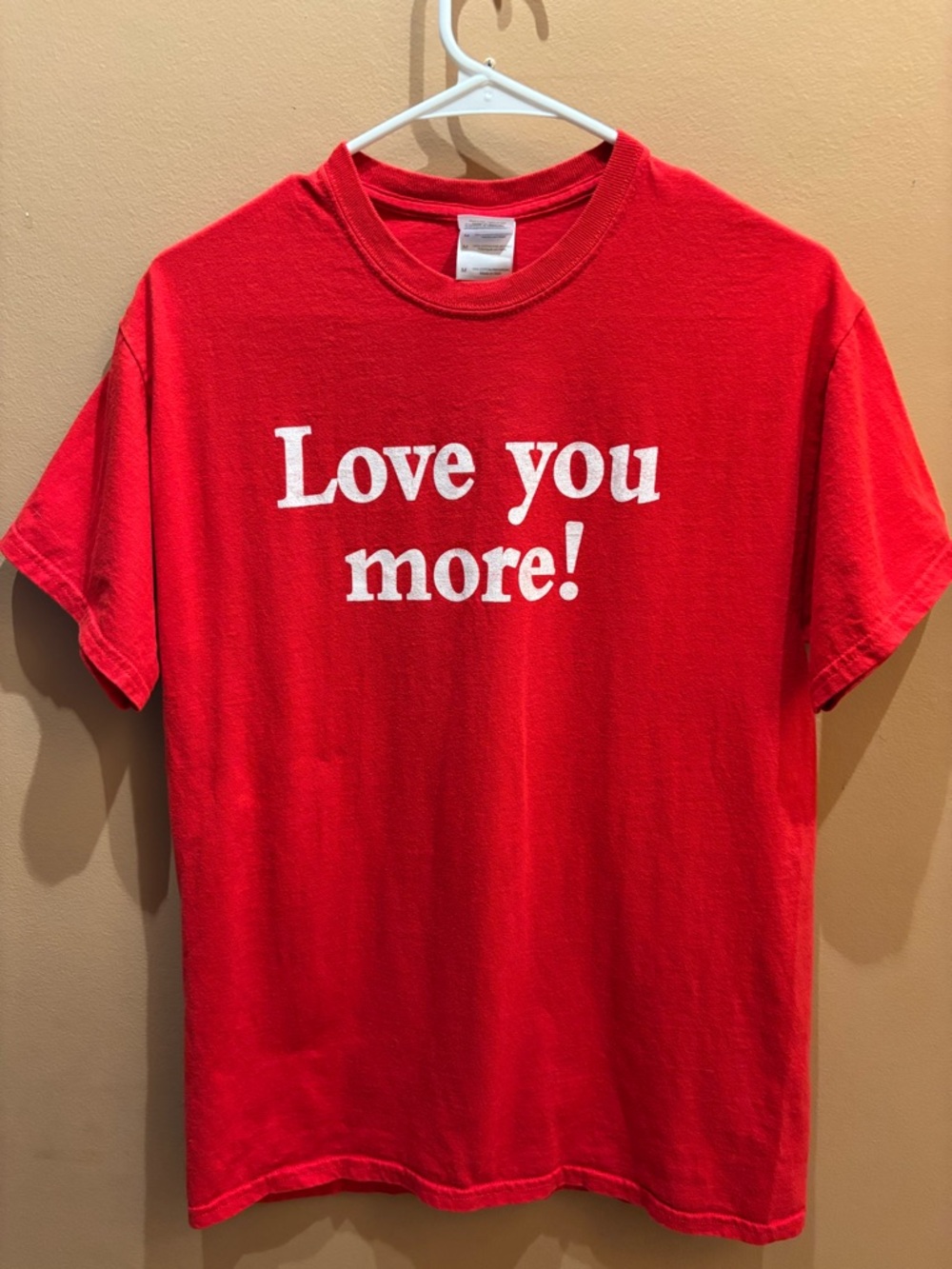 Gildan short sleeve graphic tee text Love you more! Size Medium
